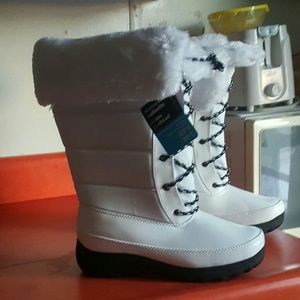 MAKE RESONABLE OFFERS Womans Rugged Outback Boots